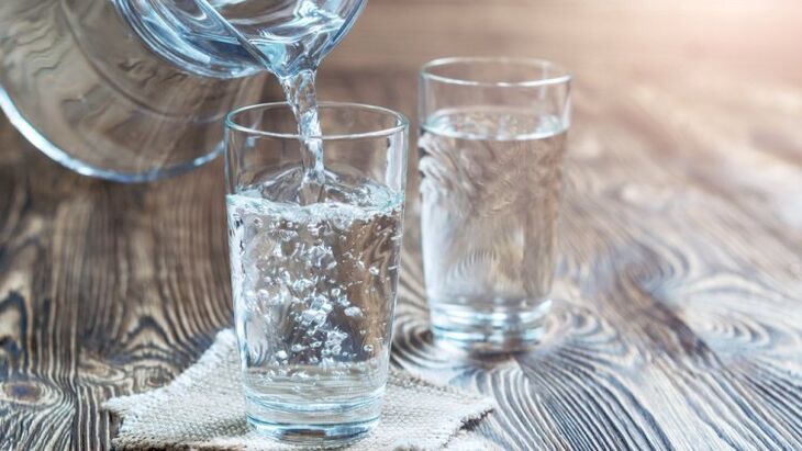 чаша вода за пиење диета