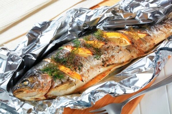 Следете ја Маги диетата со риба печена со фолија за вечера